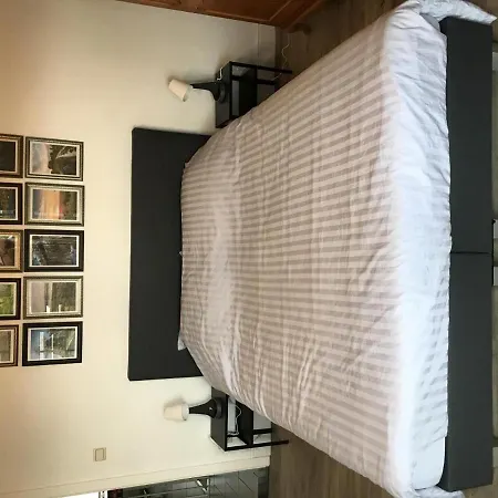 בית נופש Cozy Vacation For 8 Persons In