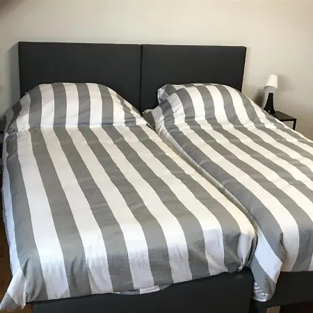 בית נופש Cozy Vacation For 8 Persons In